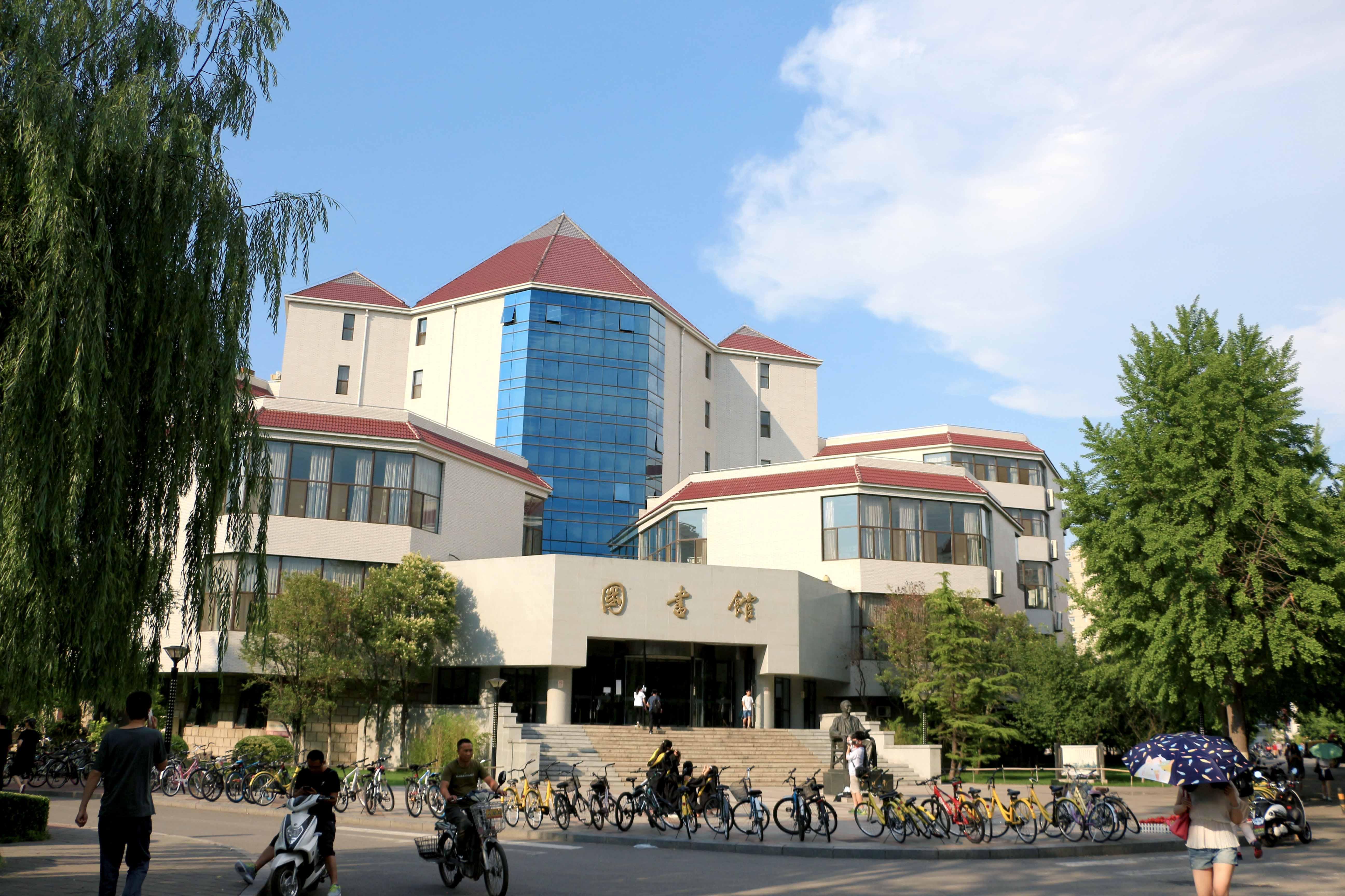北京交通大学属不属于985